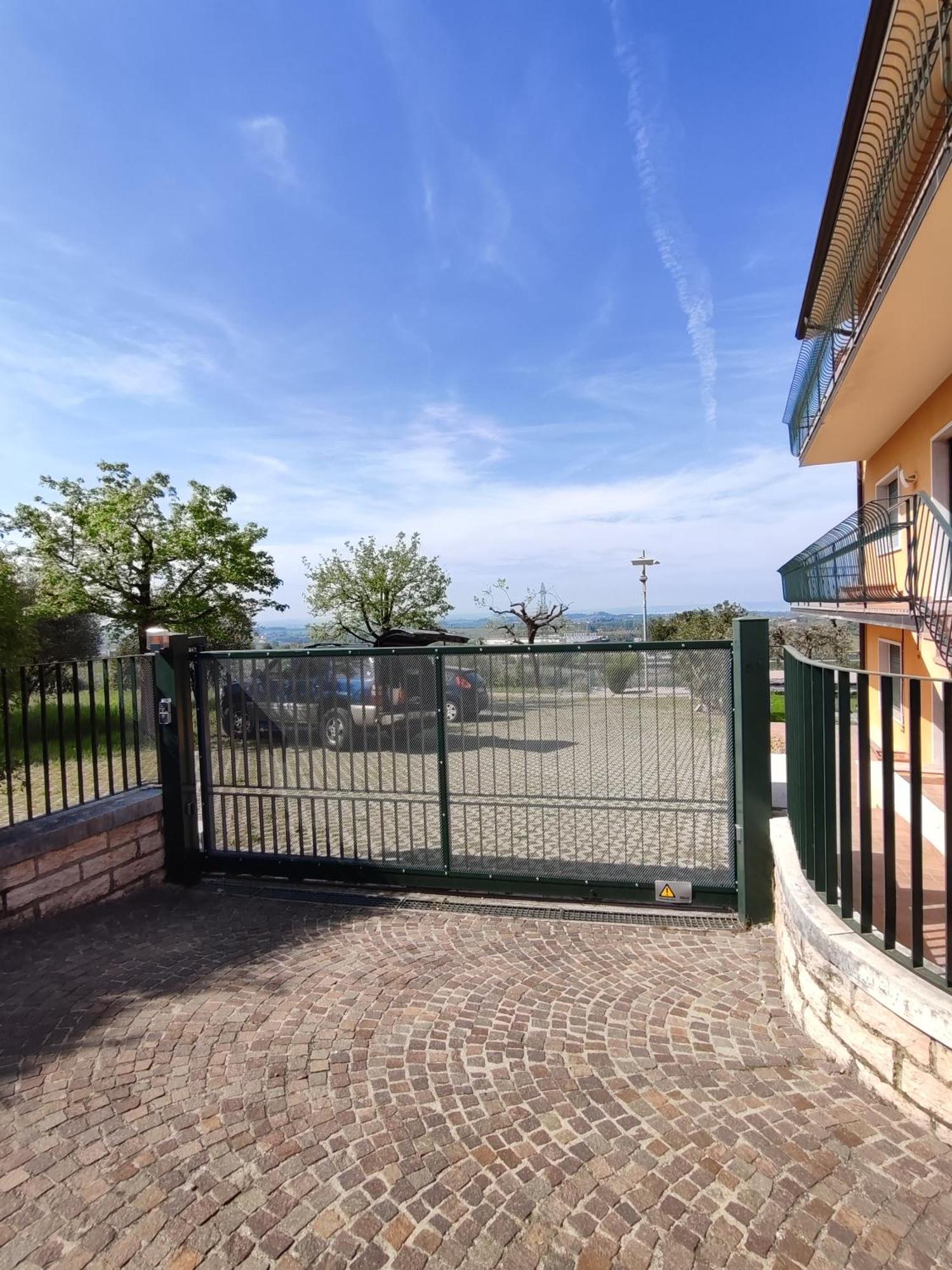 Nice Apartments Lake View & Free Parking Пастренго Екстериор снимка