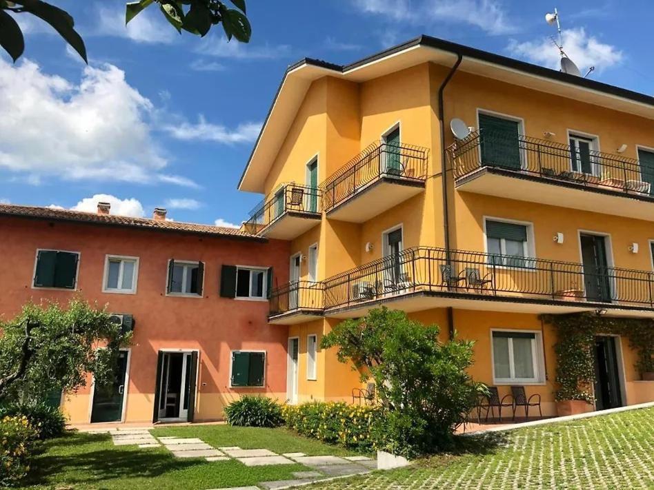 Nice Apartments Lake View & Free Parking Пастренго Екстериор снимка