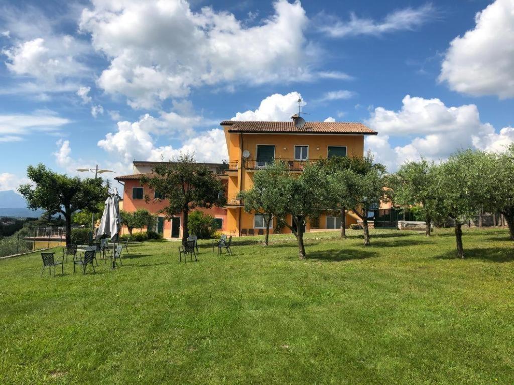 Nice Apartments Lake View & Free Parking Пастренго Екстериор снимка