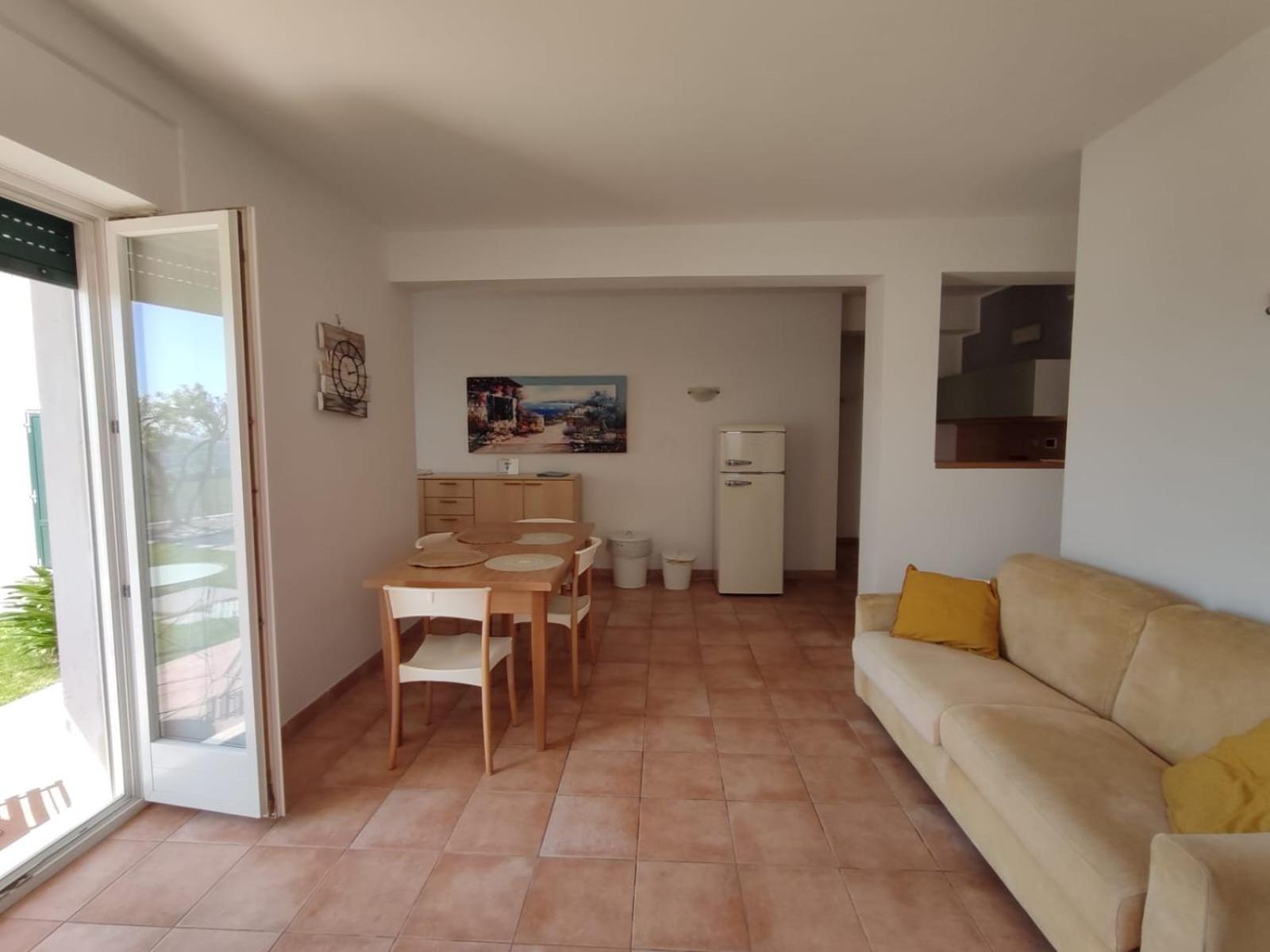 Nice Apartments Lake View & Free Parking Пастренго Екстериор снимка