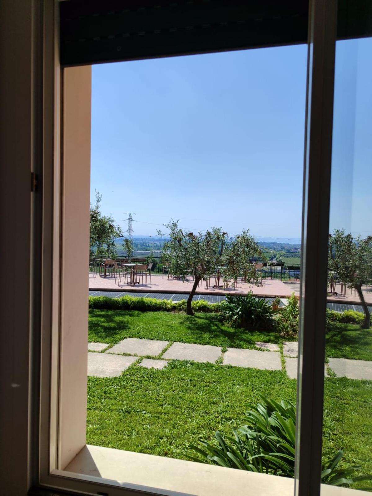 Nice Apartments Lake View & Free Parking Пастренго Екстериор снимка