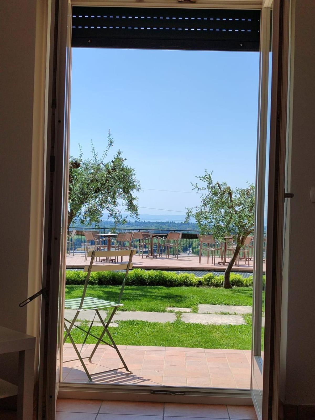 Nice Apartments Lake View & Free Parking Пастренго Екстериор снимка