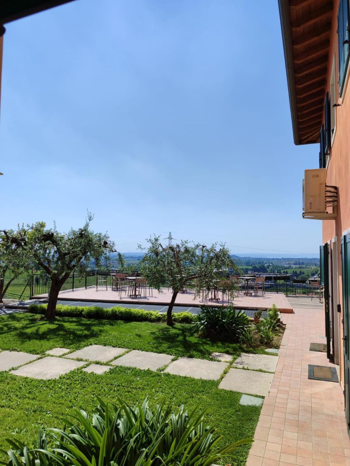 Nice Apartments Lake View & Free Parking Пастренго Екстериор снимка