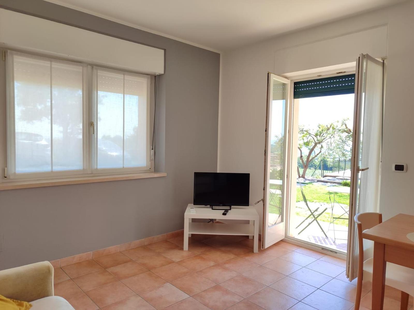 Nice Apartments Lake View & Free Parking Пастренго Екстериор снимка